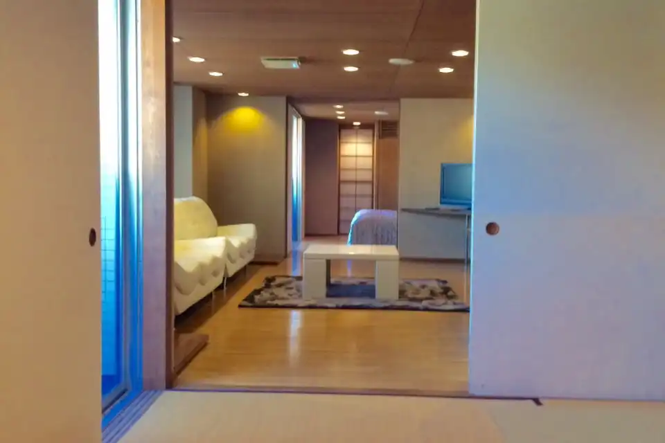 MAX RESORT width=