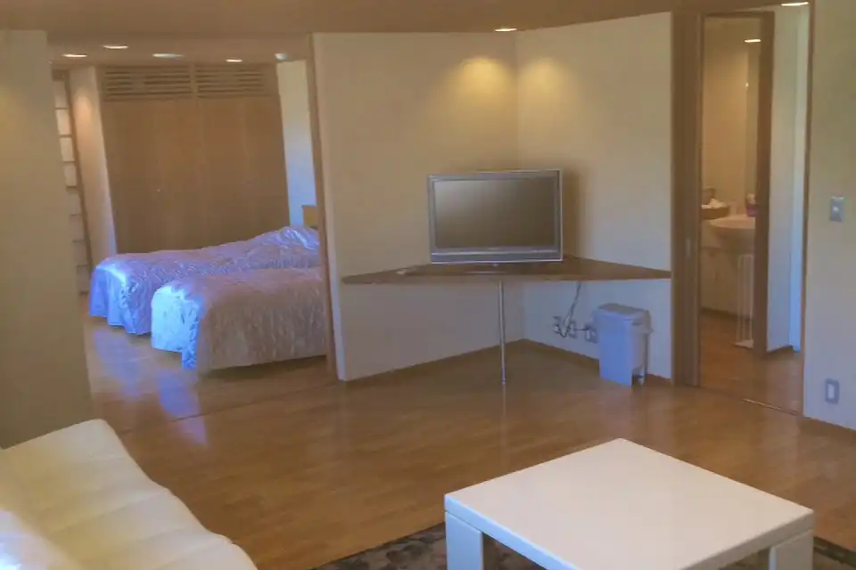 MAX RESORT width=