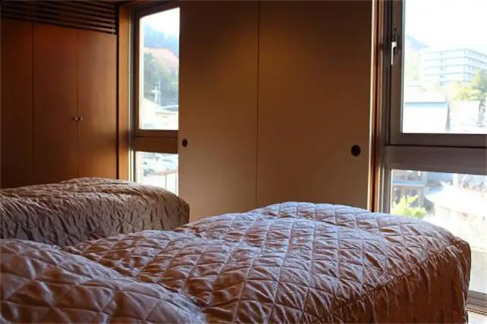 MAX RESORT width=